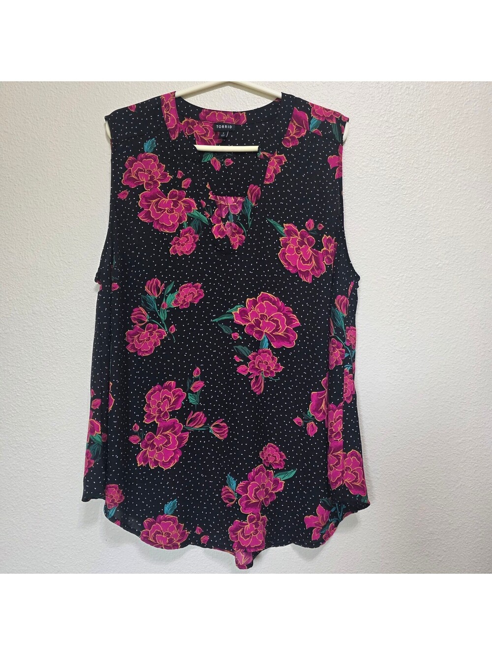 Torrid Size 2 Black Sleeveless Blouse with Pink Floral Print and White Polka Dot